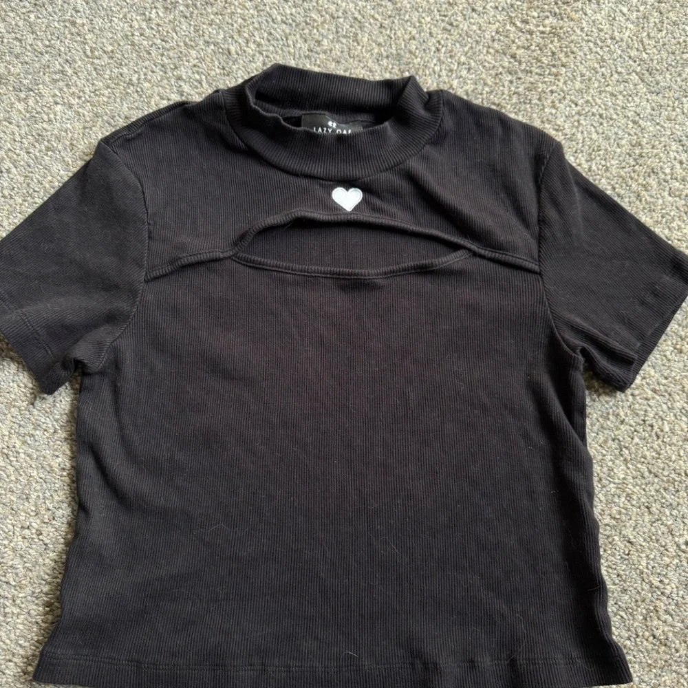 Lazy Oaf heart cut out fitted ribbed crop top - Picture 2 of 5